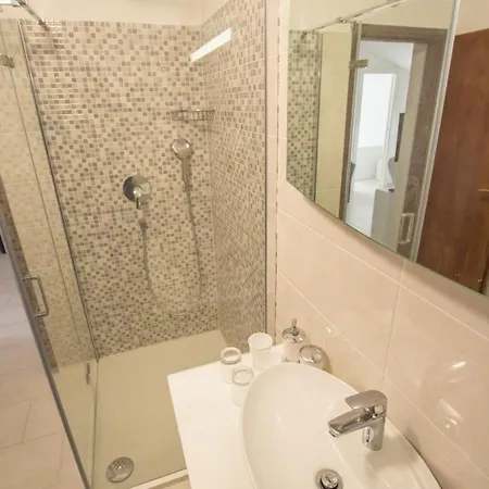 And Irena 3* רוביני